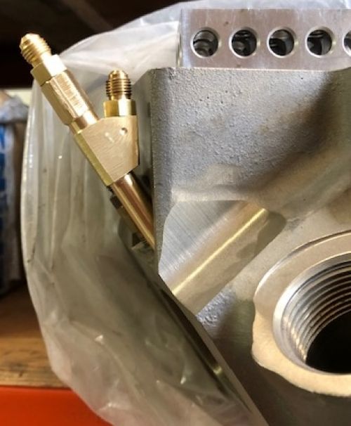 7122AY Enderle Y Dual Nozzle Body accepts 2 Enderle screw in nozzle